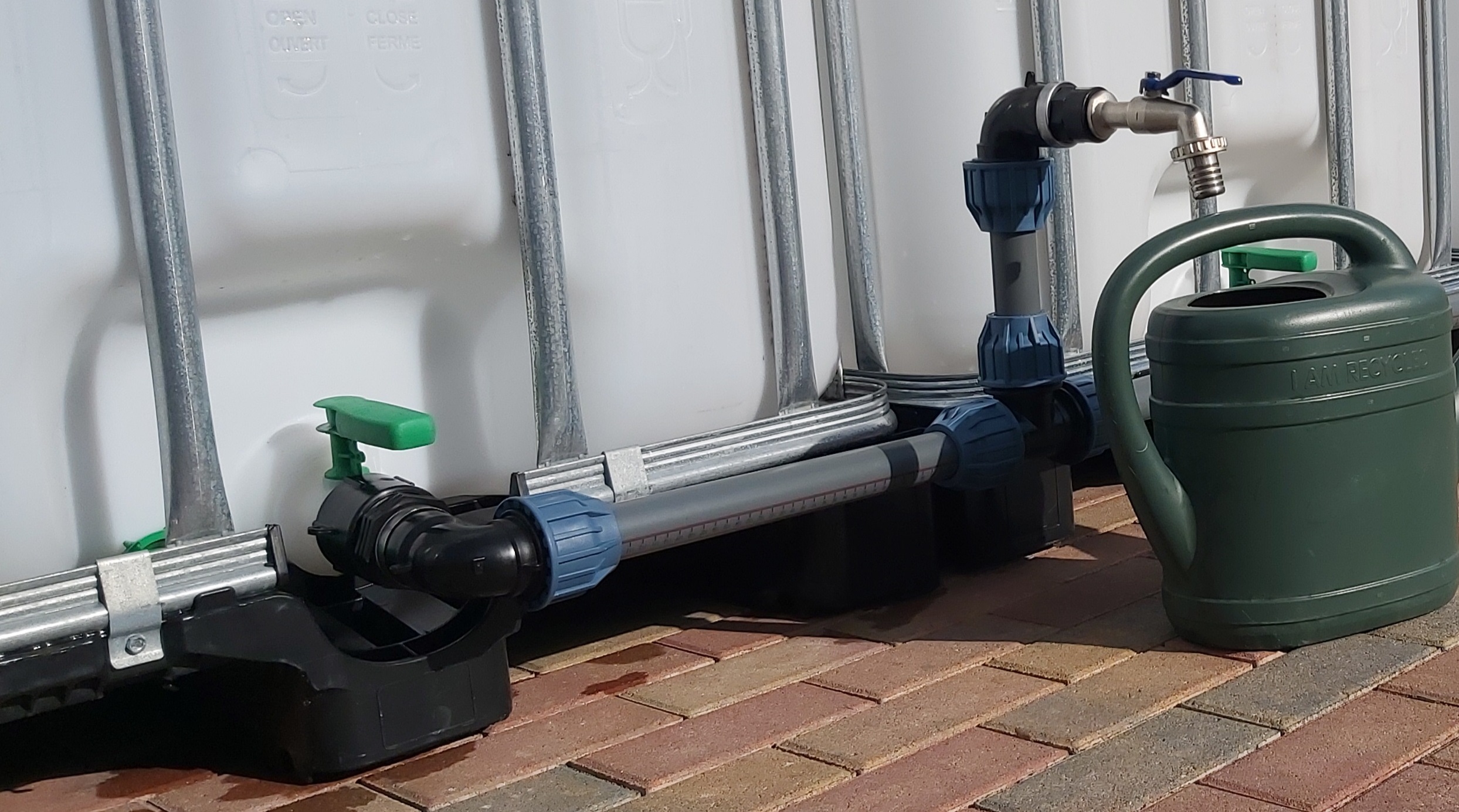 Verbindungsset für 2 IBC Wassertanks + Schwanenhals (Bild für) Verbindungsset für 2 IBC Wassertanks + Schwanenhals